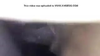 بعد ابتلاع عصا لحم سوداء كبيرة ، حصلت الفتاة الشقراء اللطيفة على شاعر لطيف للوجه