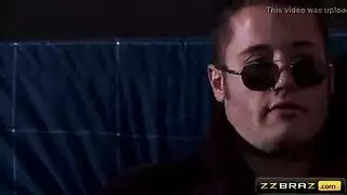 سكس قدفتي في ملابسك