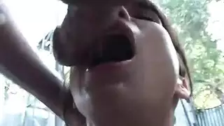 من الرأس إلى القاعدة: حبيبة لا تشبع تلعق وتمص من أجل انفجار منوي ضخم