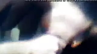 إباحية ممرضة سمراء: التدخين ولعق الفرج بالزي الرسمي