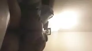ام يابانيا في مطبخ