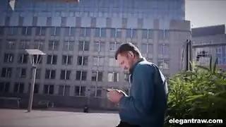 المديرة تتعرض للجماع على وجهها وتبلع كل قطرة