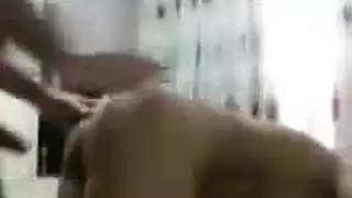 الفرسة نادين تطلب جنسًا خشنًا من أحمد