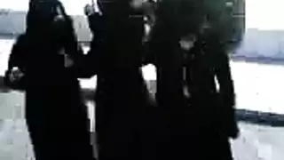 خليجيات يمصن