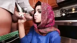 أسرار حسية: ثلاثية ساخنة مع عاشرات ذوات خبرة