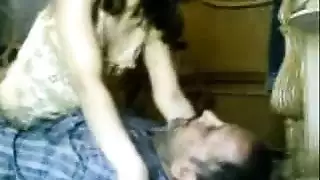 حركة سباب قاسية: تلميع الخشب يتحول إلى نيك شرجي