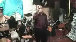 رقص زفاف إباحي: بنات ساخنات بأجسام مثالية تمارس الجنس بقوة