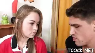 طالبة ألمانية تكشف كل شيء لجلسة سكس ساخنة مع عشيقها