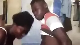 احتفال جنسي سمر: قضيب أسود كبير وفتاة بمؤخرة كبيرة في إباحية صريحة