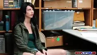 السكرتيرة الساخنة تأخذ نيك مكتب قاسي مع تأوهات عالية