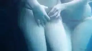 ناضجة السحاقية معة بنت عذراباكر