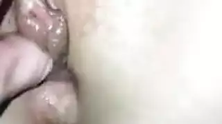 ينكاها وهى نائمة