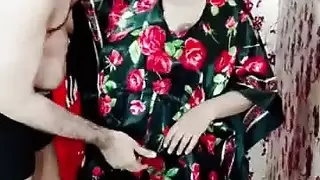 المرة الأولى مع خالتي الساخنة محارم عائلة إكس إكس إكس