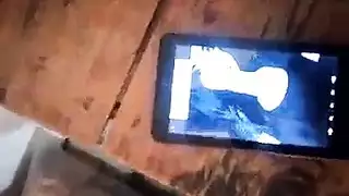 عاهرة مفلسة في فستان شبكة الصيد تختنق بقضيب أسود كبير نكاح هاردكور