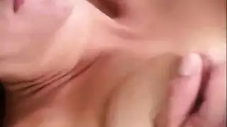 بسرعه قبل أن يأتي والدي