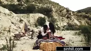 نيك بري خشن: فرنسية تتعرض للضرب في كل ثقب