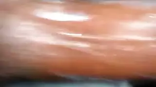 زب يدخل بعنف