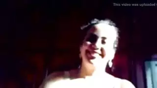 مغامرة إباحية: نيك عربية فاتنة في كل الفتحات