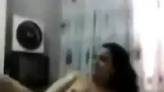 اخته التبني عري