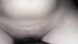 الأم تمص زي ابنها