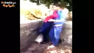 طالب بنيك طالبة في المدرسة