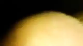 كانت الإناث المحفوظة في الحمام عندما أصبحت سراويلها سراويلها مبللة وفوضى للغاية