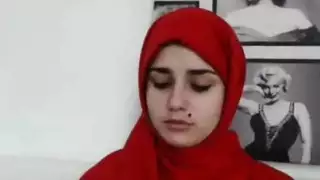 فتاة تعرض للاغتصاي