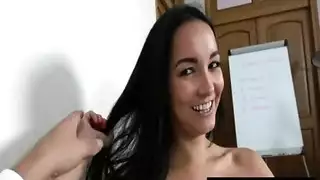 ممحونه تنيك السارق الذي سرق ملابسها الداخلية