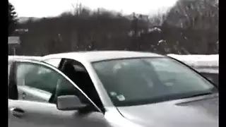 اخت الزوجه ترتدي الابيض الشفاف شقراء مجعد