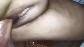سكس نيك مع اخته زات الجسم المثير و الطري و رضع صدرها الكبير