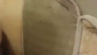 جلسة نيك صريحة مع أم عامرة بنظارة وثدي كبير