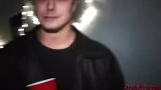 سعوديه مع صاحبها في الشارع