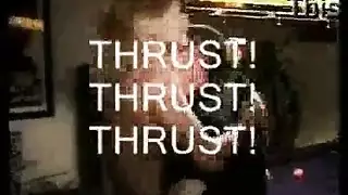 ضئيلة شيلا تأخذ قضيبًا اصطناعيًا سميكًا من شريكتها اللاتينية الشهوانية