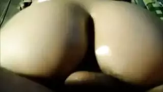 نيك السمراء ام طيز كبير في الحمام