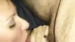 هواة سمراء مع وشم الجبهة تمص قضيب ثم تتعرض للضرب بقوة