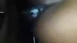 فاتنة خشب الأبنوس يستمناء أمام الكاميرا ويئر من المتعة أثناء وجود النشوة الجنسية