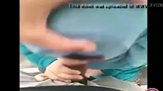 آسياوية أمسك نفسها