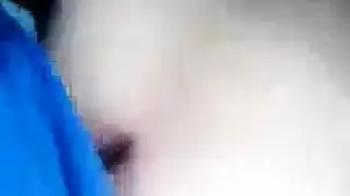 جماع قوي: مراهقة روسية تركب قضيبًا وحشيًا للذروة