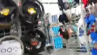 جلسة تبادل زوجي: إلسا جان وزوجها يشاركان صديقاً جنسياً