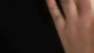 عاهرة الكاميرا المحتاجة للمال: لعب بالقضيب الصناعي الصباحي يتحول إلى شرج عنيف