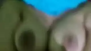 ثعلبة محجبة تتفجر في جلسة نيك صريحة