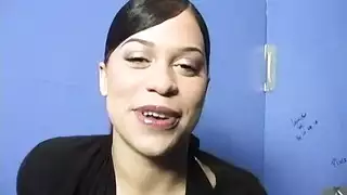 أخ ينيك أخته وهي نايمة في السرير