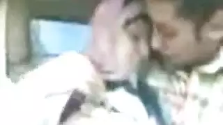 بوس واحضان ع السلم