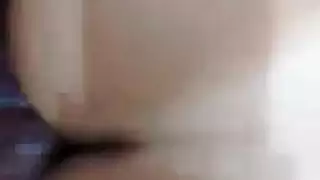 شعر طويل مقيد بينما تعامل الخادمة الهندية جنسيًا بعنف