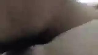 زي مهرج آسيوي وقح جماع جماعي في موقف السيارات