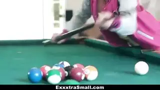 ثلاثية سحاقية عائلية: بنات عم وعلاقة أم وابنتها