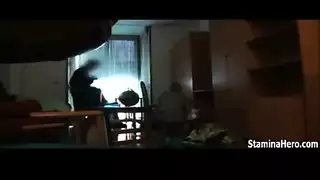 نيك سري: ضابط شرطة وعشيقته الأمريكية يجنحان بالمتعة