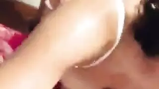 أم عربية مثيرة تتسلل لممارسة جنس صريح مع الجار