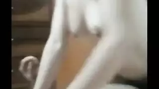 زوجان عربيان يمارسان الجنس بقوة على البث المباشر