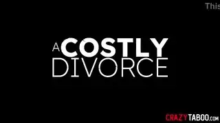 ميلف عربية ذات أثداء ضخمة تمارس جنسًا عرقيًا صارمًا مع ليلي لابو